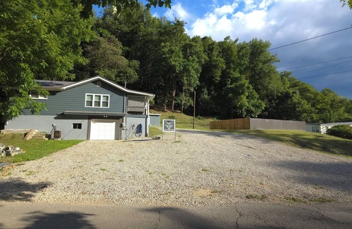 Rawl House | Trail Riders Retreat! Hatfield McCoy Trails. Private Pool. Loads of Parking!