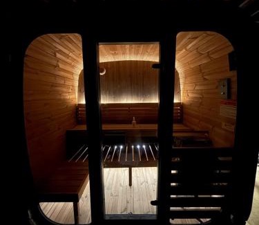 Logan House | Trails End-Sauna, Hot Tub, FirePit, Arcade, Luxury