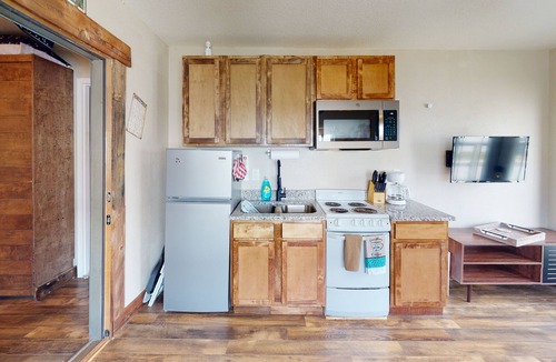Neosho Apartment | Train Themed Accommodations Near Neosho Square! Side A