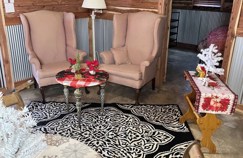 Russellville House | Tranquil 1-bedroom country house perfect for a peaceful getaway