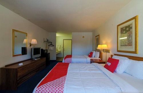 Eureka Springs Hotel | Tranquil Budget Escape Near Great Passion Play & Historic District