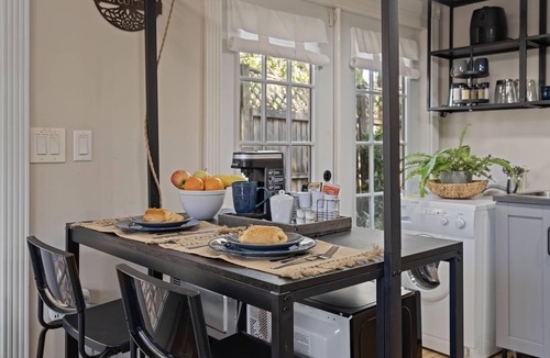 Arlington Park Cottage | Tranquil Cottage close walk to SMH, 5 miles from Siesta Key