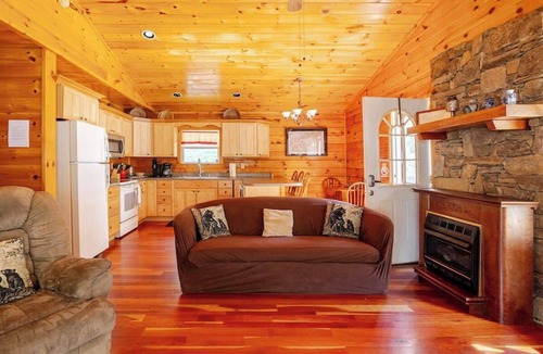Bryson City Cabin | Tranquil Creek - Honeymoon creek/waterfall/hottub