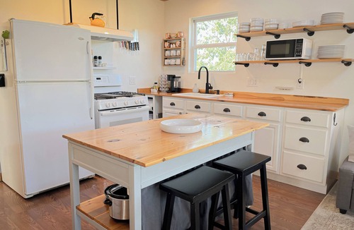 Highlandville House | Tranquility Heights: Deck, 3.5 acres, Darts, Movie Room, Desk w/Printer