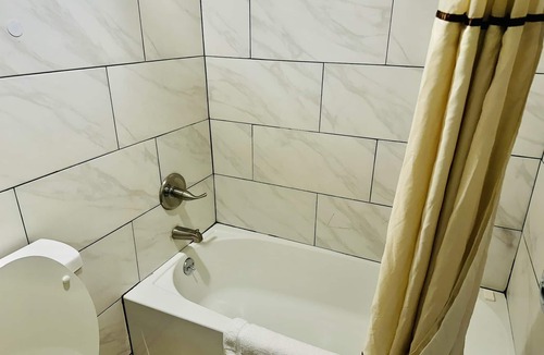 Bristol Hotel | Travel Inn Bristol near State St