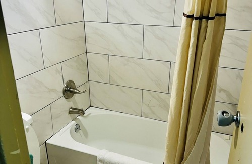 Bristol Hotel | Travel Inn Bristol near State St