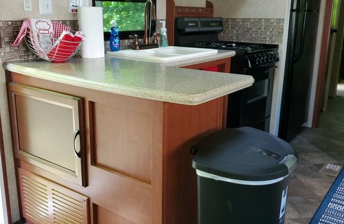 Silver Lake House | Travel trailer in a rustic setting, 1/4 mile from State Park Entrance