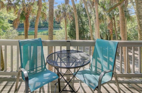Seabrook Island Cottage | Treehouse Escape - Lagoon View & Walk to Beach