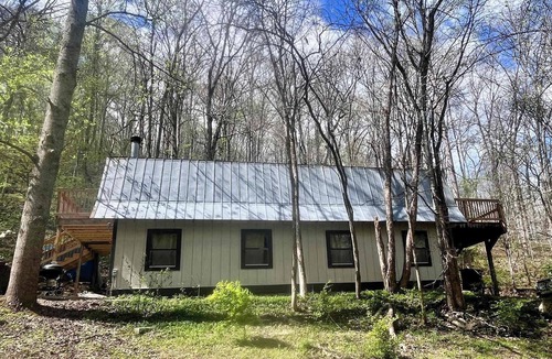 Franklin Cabin | Treehouse in Woods outdoor hot tub pool optional