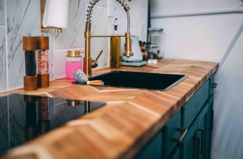 Tigerville Apartment | Treetop Getaway w/Hot Tub Peaceful retreat
