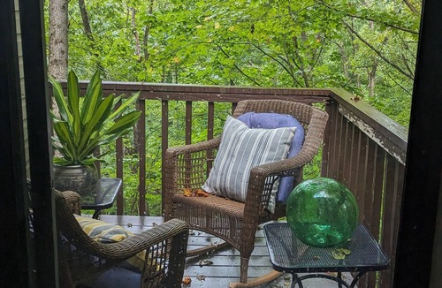 Helen Villa | Treetop Retreat