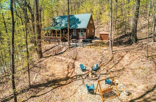 Bryson City Cabin | Treetops Retreat: A Cozy 3-Bedroom Cabin in Beautiful Bryson City, NC with Forest Views.