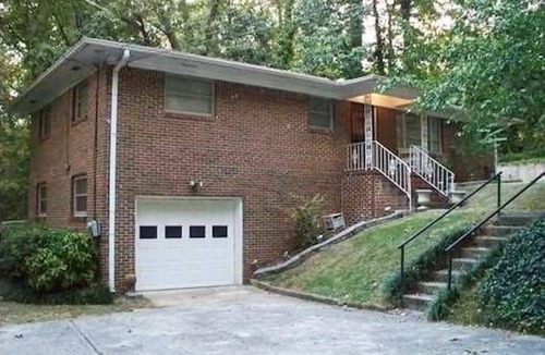 New Castle House | Trendy Home w/Private Backyard - Bham Brickstone
