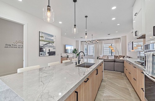 Downtown House | Trendy Luxury 4-Story Home w/Jacuzzi and Free Trolley to Beach and Downtown