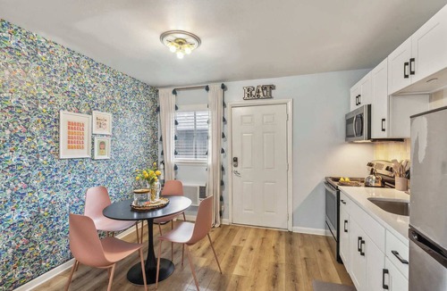 Melrose Condo | Trendy Studio for 4 w/Community Pool!