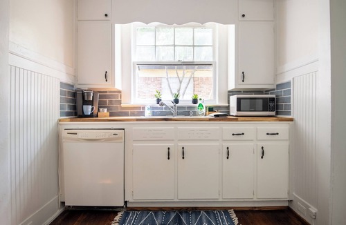 Five Points South Apartment | Tri-City Traditions – Groups/WiFi/Downtown