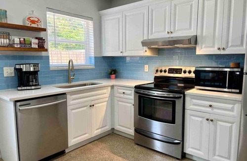 Boynton Beach House | Tropical Hideaway near Beach! Tons of parking