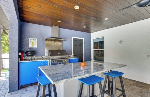 Lehigh Acres House | Tropical Oasis in Lehigh Acres: Great for Groups!