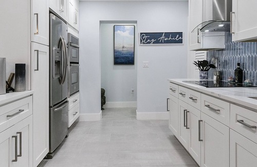 Fort Lauderdale House | TROPICAL - POOL & BEDROOMS HAVE PRIVATE BATHROOMS!