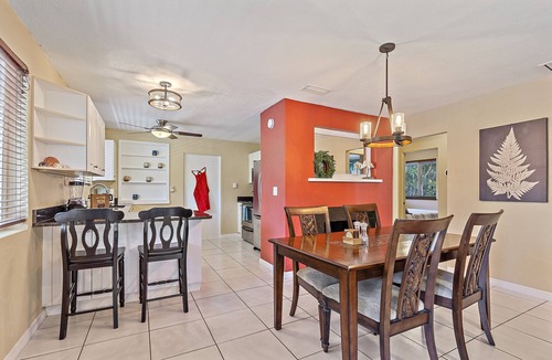 Indian Beach Sapphire Shores House | Tropical Retreat w/charming garden near downtown.