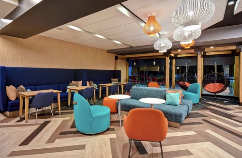 Sterling Heights Hotel | Tru by Hilton Sterling Heights Detroit