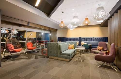 Traverse City Hotel | Tru By Hilton Traverse City