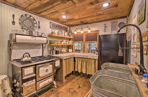 Sautee Nacoochee Cottage | Tubes & Kayaks: 5-acre North Georgia Mtn Retreat