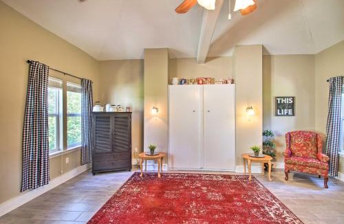 Ironton House | 'Turtle Rock' - Ironton Cabin w/Furnished Patio!