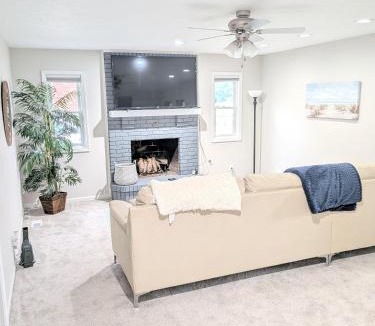 Dayton House | Turtleback Retreat Near Air Force Museum and Air Show