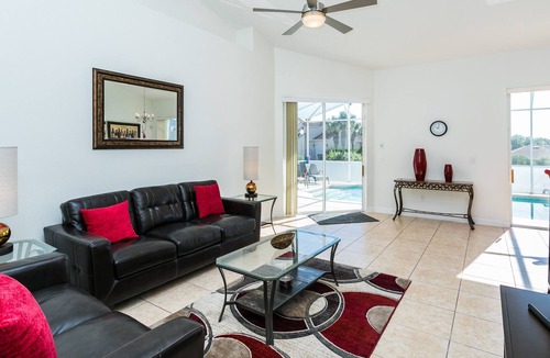 Lake Davenport Estates Villa | Tuscan Hills 3 bed, 2 bath courtyard villa with pool.