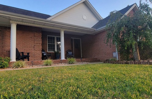 Somerset House | Twin Lakes House - Spacious 4BR/3BA Lake Cumberland- Somernites Cruise -Pets OK