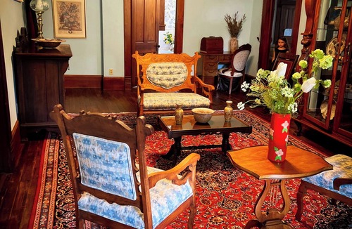 Verona House | Twin Oaks- Historical Home