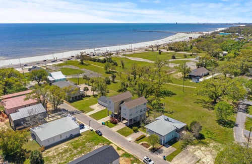 Gulfport House | Twin Palms dual townhome at Gulfport Beach