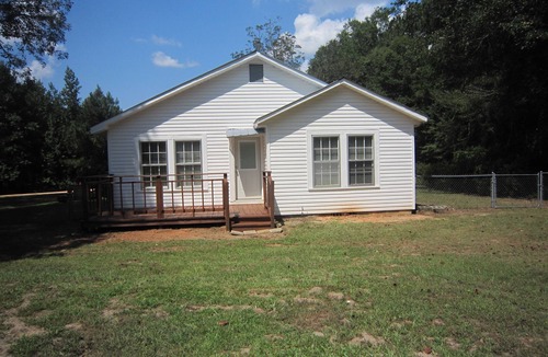 Rose Hill House | Twistwood Pines 1940s newly decorated farmhouse.
