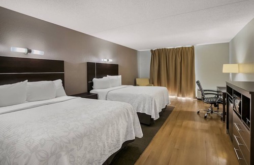 Ashley Oaks Hotel | Two Affordable Rooms Near Knoxville Convention Center – 10 Miles