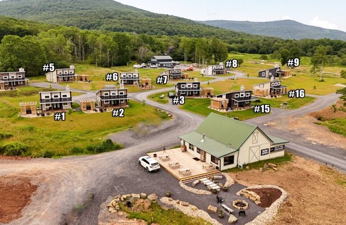 Timberline Apartment | Two-Bed, Modern Luxury w Hot Tub