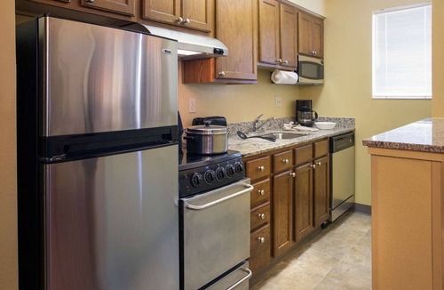 Novi Apartment | Two Bedroom Suite Perfect for Long Stays Near Twelve Oaks Mall – Minutes Away