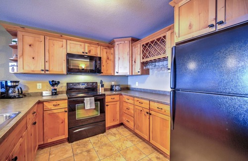 Two Harbors Condo | Two Harbors Superior Lakefront 2BR | Pool | Hot Tub & Sauna | EV Charger