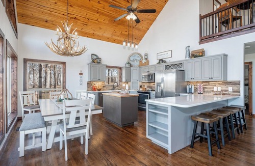 Bixby House | Two Homes on 160 Acres. Stocked Ponds, Firepits. Just 30 minutes from Tulsa.