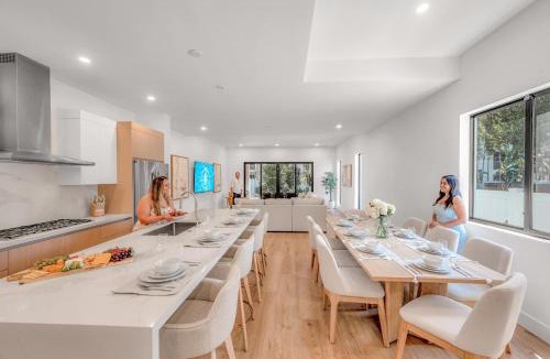 Harbordale Villa | Two Townhouses Heated Pools Centrally Located Malibu Key