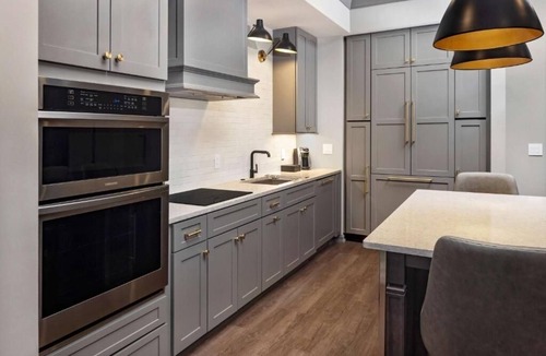 Ansonborough Hotel | Ultimate Hub: Two 1BR Suite w/Kitchenette l Near King Street - 2.1 miles Away