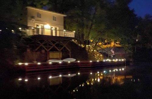 Mid America House | Ultimate Lake House - Dock, Games, Kayaks, Screened Patio - Sleeps 14