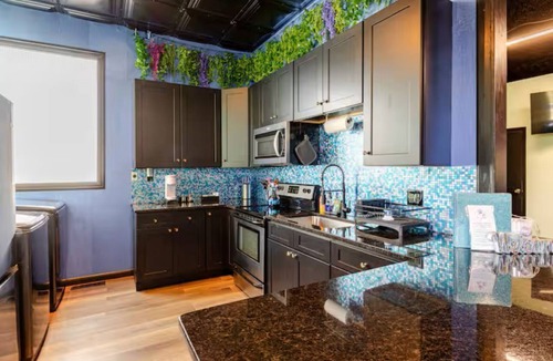 Knoxville House | Unique 2-BR Apartment Downtown North Knoxville with Free Parking