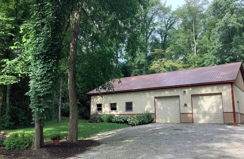 Mishawaka House | Unique barnhouse, newly built, great ND weekend rental, 15 minutes from stadium.