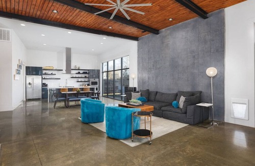 Urbandale Nations House | Unique Modern Ranch with Pool, Hot Tub, Grill & Fireplace