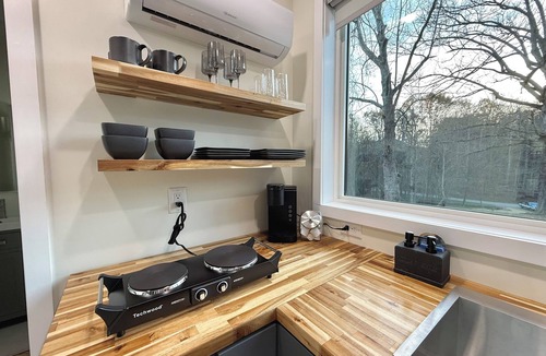 Kimberlin Heights House | Unique Shipping Container Stay Near Great Smoky Mountain National Park