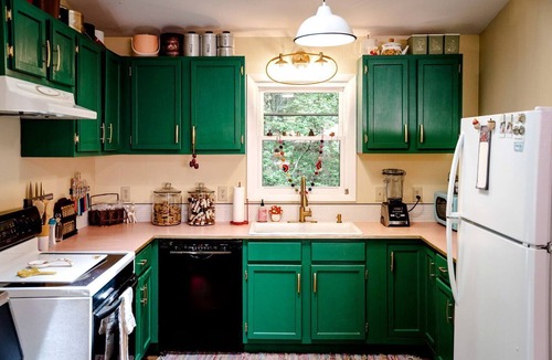 Franklin House | Unique Vacations at this Wonderful Vintage Caravan in Franklin, North Carolina