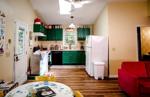 Franklin House | Unique Vacations at this Wonderful Vintage Caravan in Franklin, North Carolina
