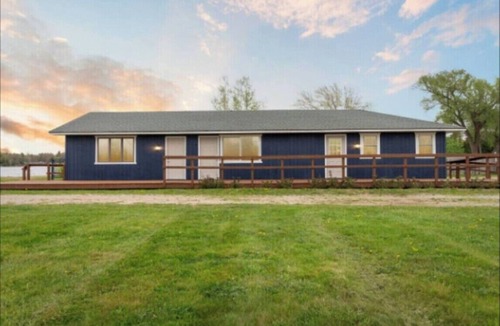 Long Lake Cabin | Unit 6 Long Lake Lodge - Lakefront - 1 bedroom - Beach+Kayaks