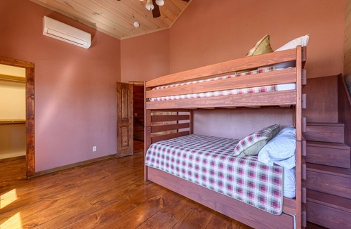 Todd House | Unwind and Recharge at Majestic View Cabin